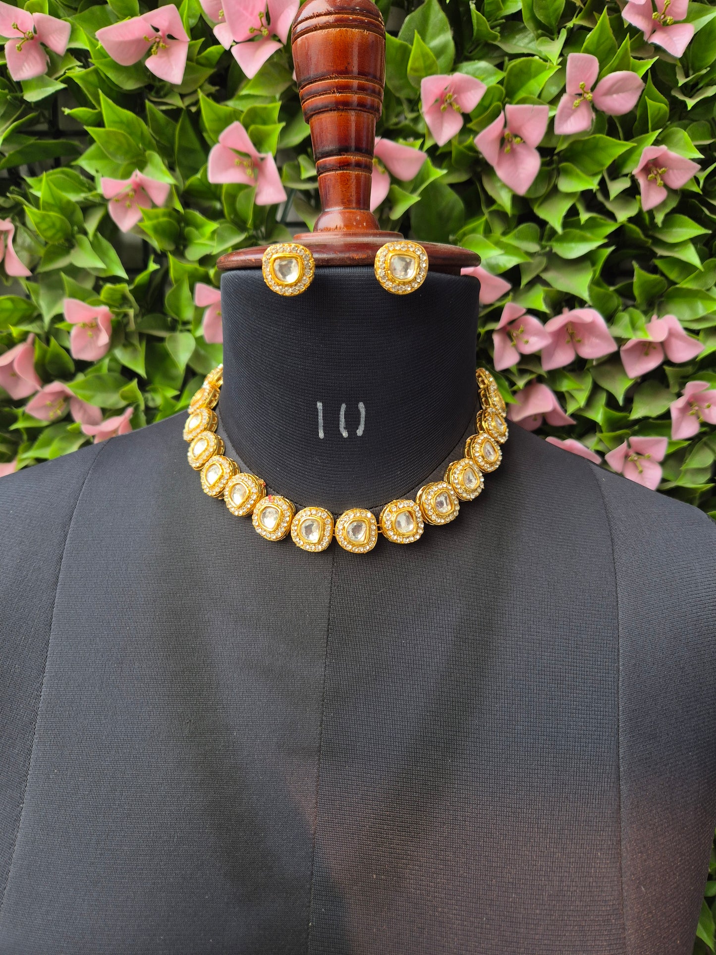 Eisha Sleek Kundan Set