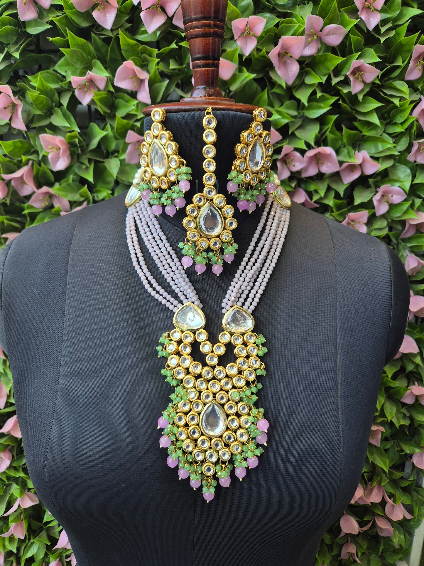 Urvi Rani Haar Kundan Set