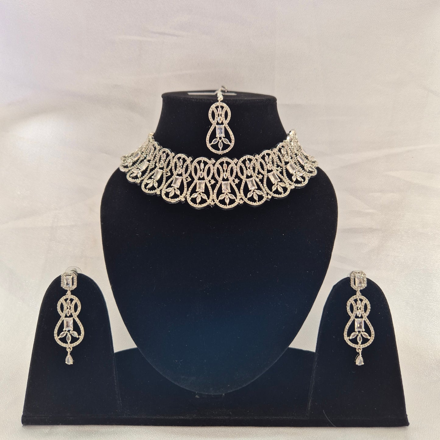 Kavya AD Choker Set