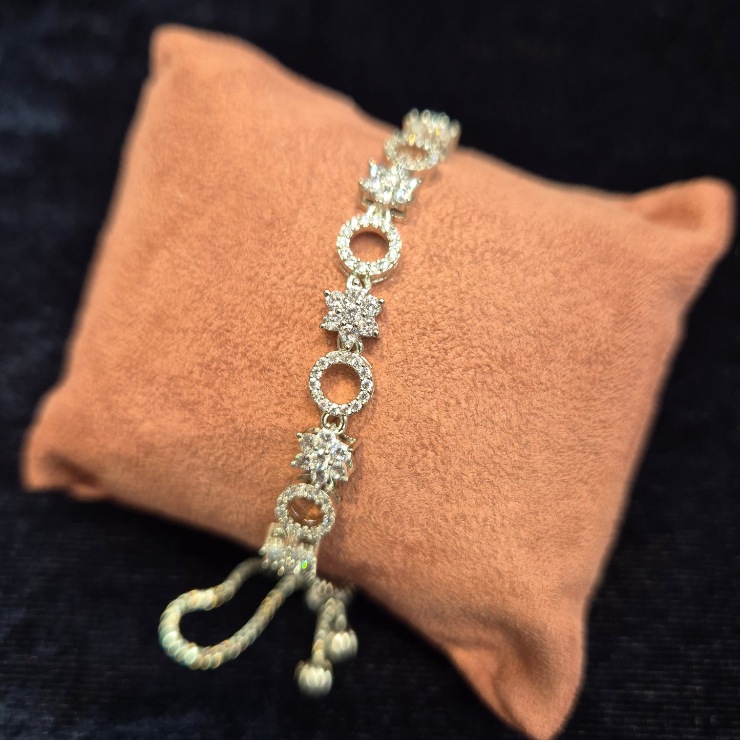 Ishee Tennis Bracelet
