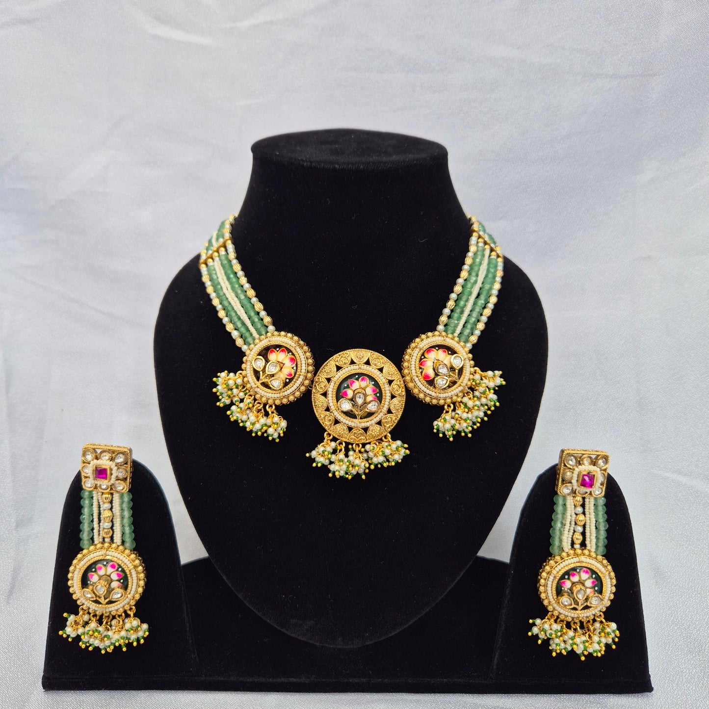 Faina Antique Necklace Set