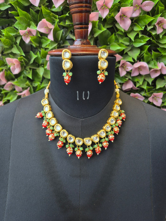 Sleek Kundan Set