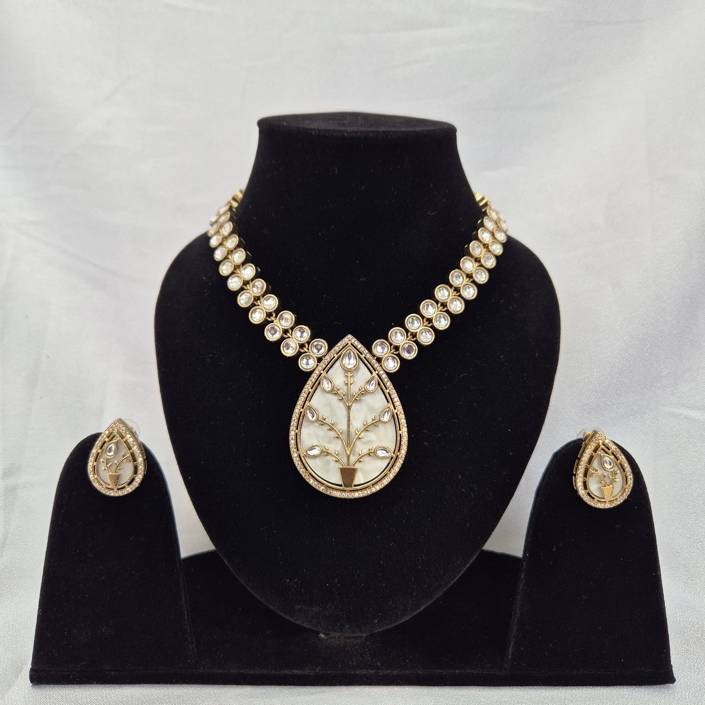 Charvi Antique Necklace Set