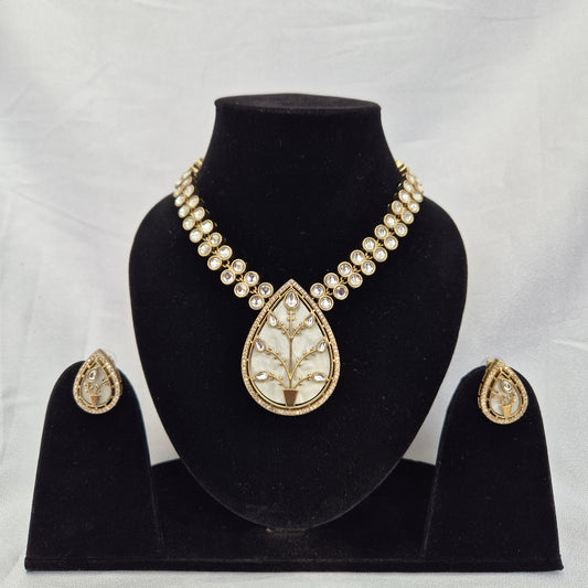 Charvi Antique Necklace Set