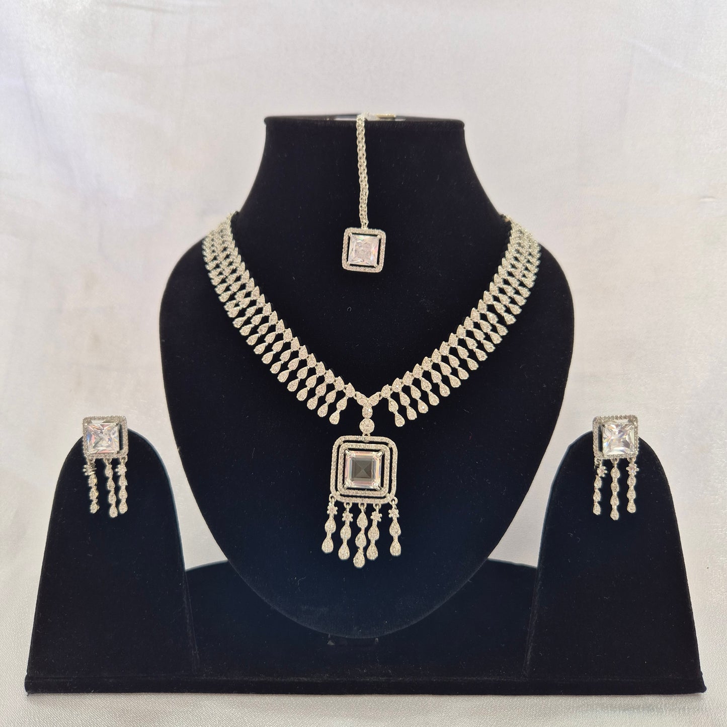 Hiya AD Necklace Set
