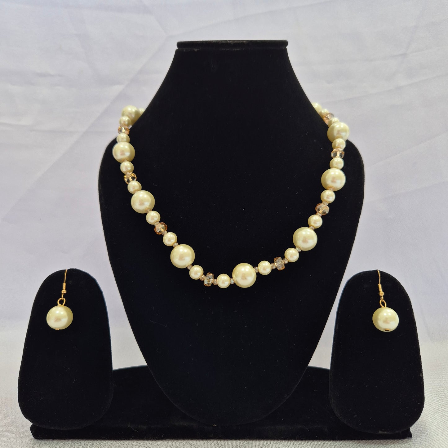 Lily Pearl Necklace Set