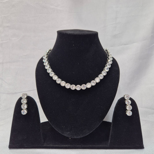 Siya Sleek AD Necklace Set